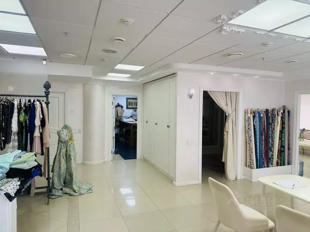 Помещение свободного назначения в Свердловская область, Екатеринбург ... - Фото 2