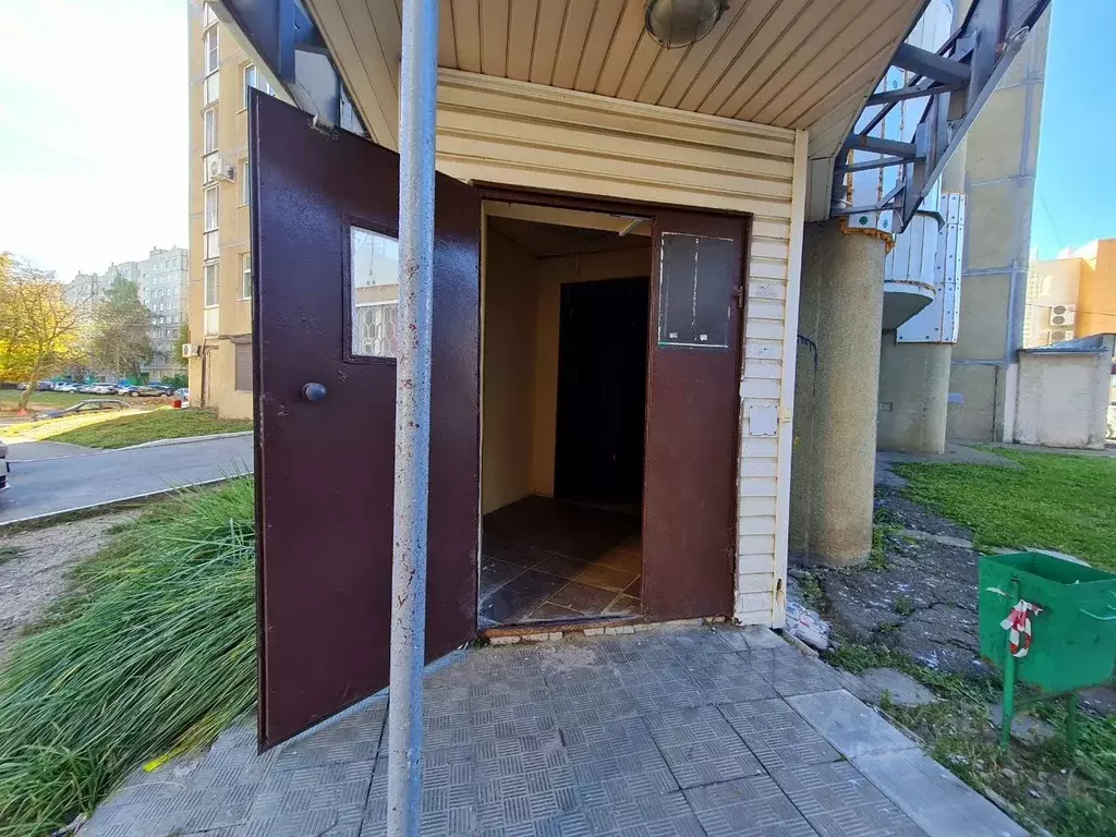 Помещение свободного назначения в Чувашия, Чебоксары просп. 9-й ... - Фото 1