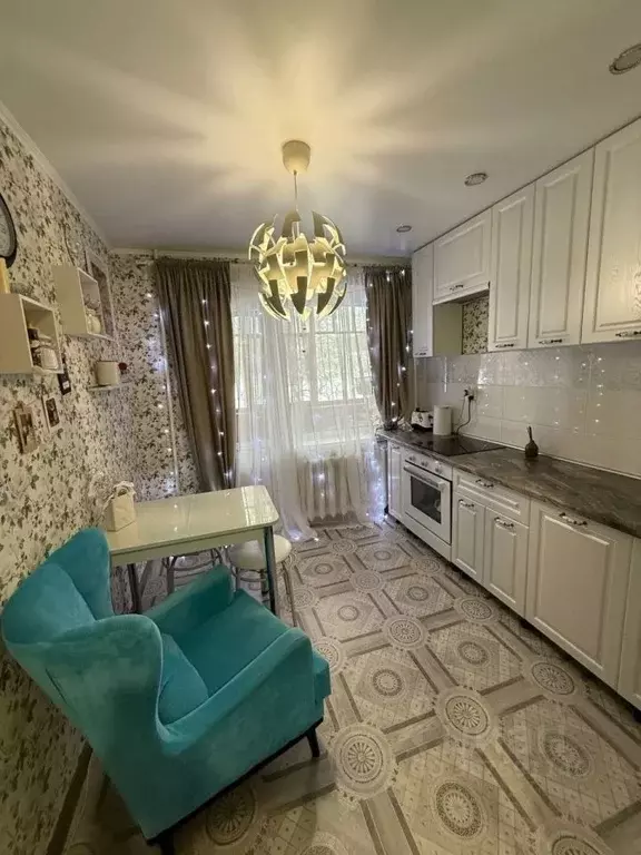 2-к кв. Башкортостан, Уфа ул. Набережная реки Уфы, 57 (62.0 м) - Фото 1