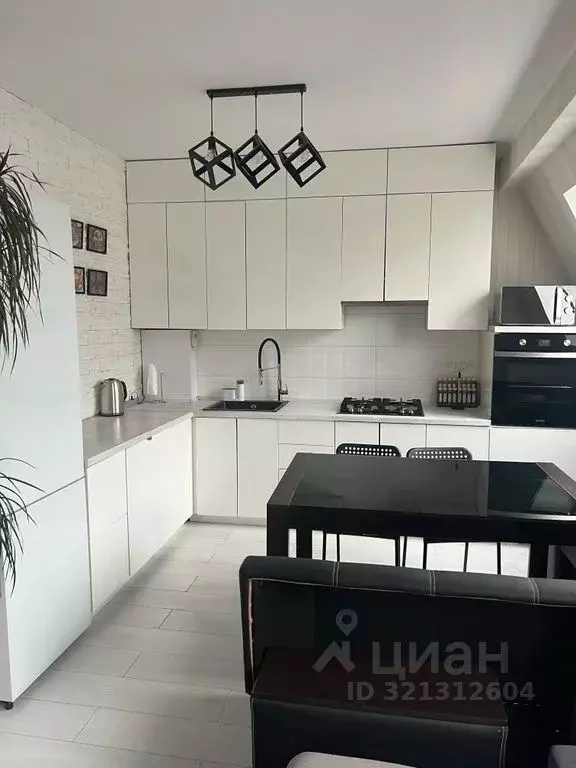 2-к кв. Калининградская область, Гурьевск Степной пер., 17В (85.0 м) - Фото 2