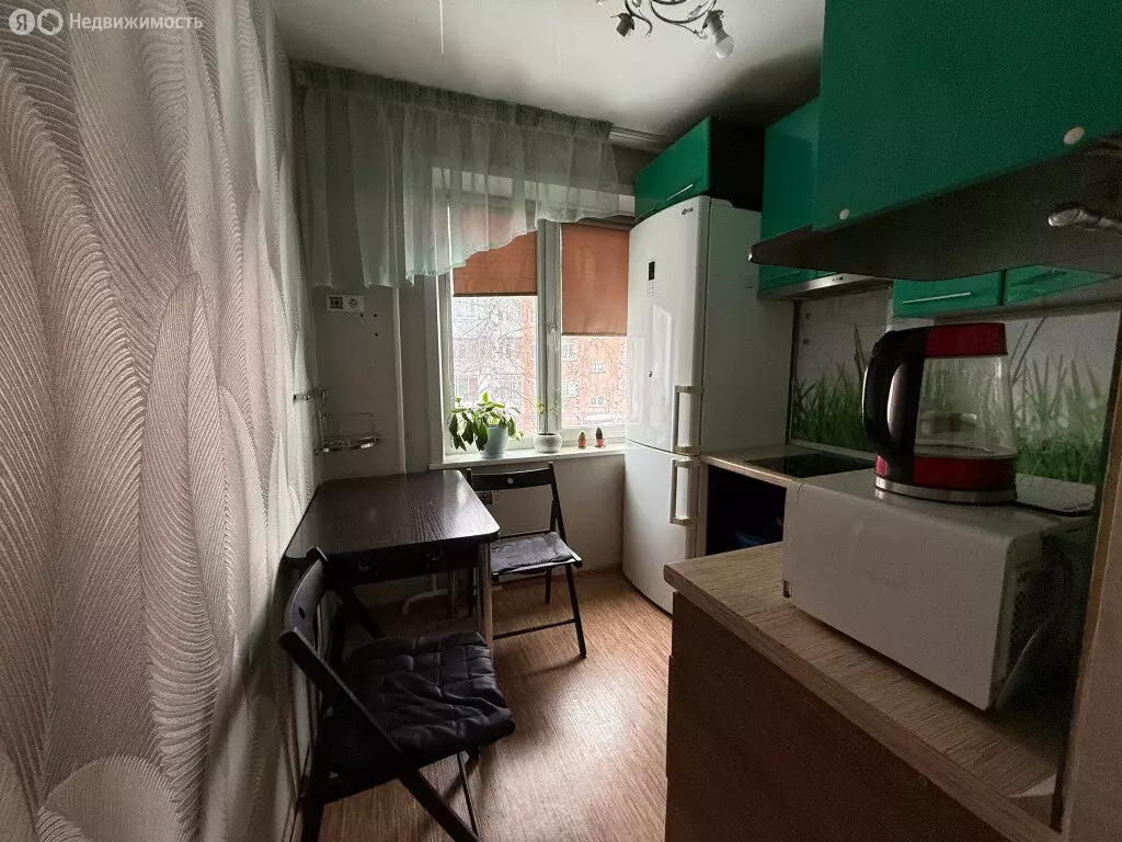 2-комнатная квартира: Новокузнецк, улица Веры Соломиной, 8 (43.6 м) - Фото 2