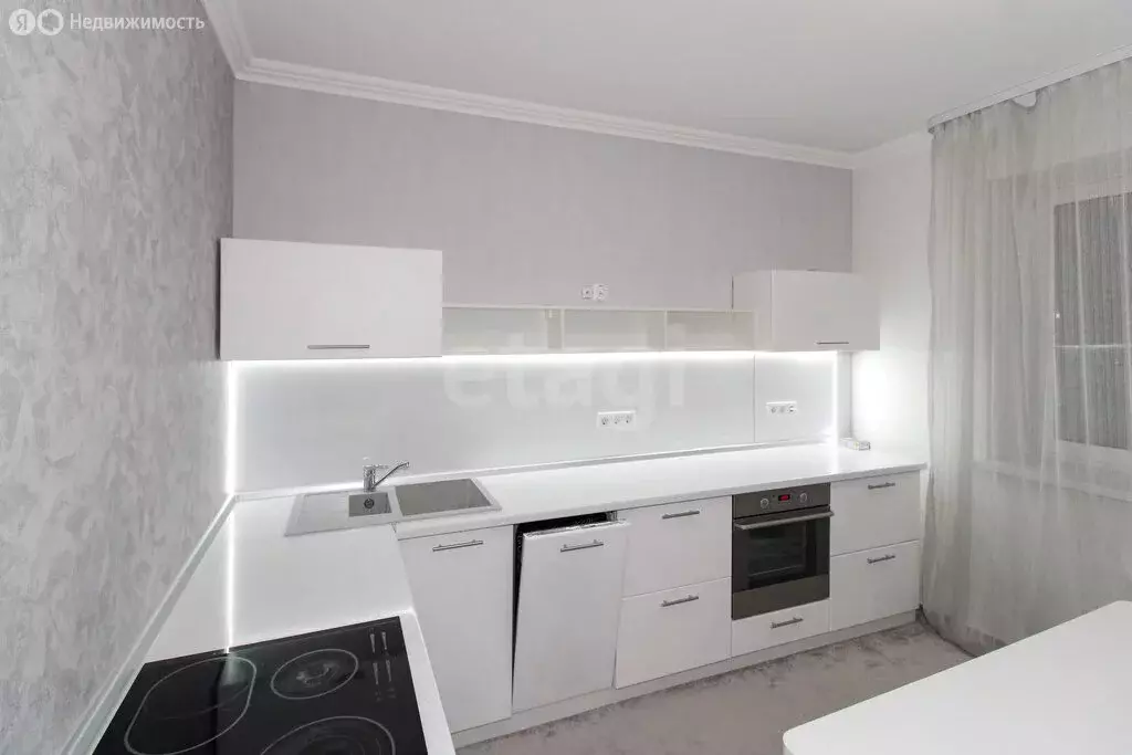 3-комнатная квартира: Тюмень, Ямская улица, 86 (88.5 м) - Фото 1