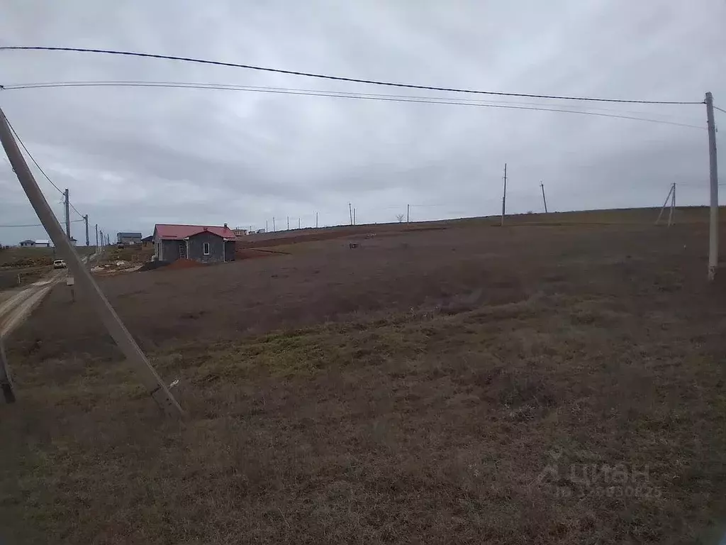Участок в Крым, Симферопольский район, Пожарское с/пос, с. Водное ул. ... - Фото 1