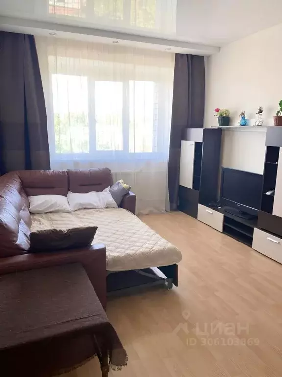 1-к кв. Волгоградская область, Волгоград ул. Базарова, 2 (45.0 м) - Фото 1