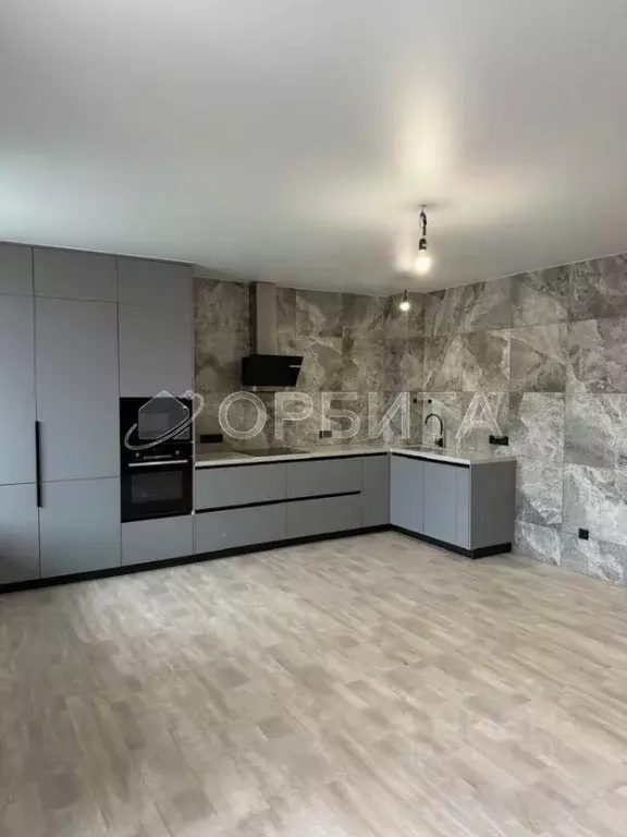3-к кв. Тюменская область, Тюмень ул. Дмитрия Менделеева, 6к1 (119.5 ... - Фото 0
