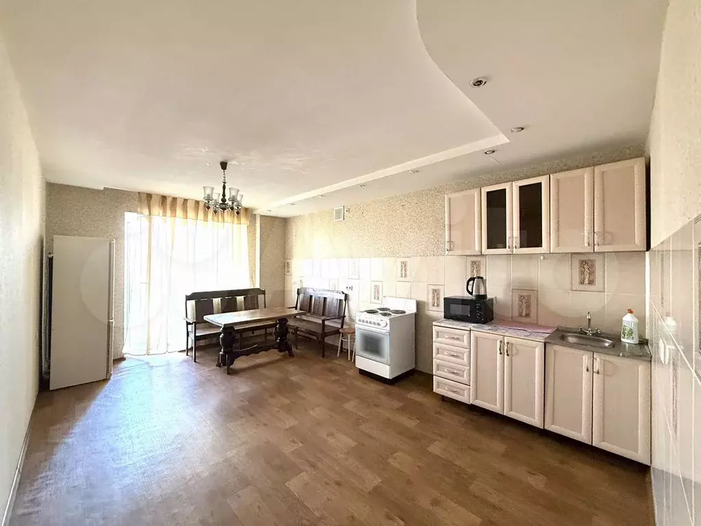 4-к. квартира, 150 м, 4/10 эт. - Фото 1