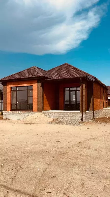 Дом в Астраханская область, Наримановский район, с. Солянка ул. ... - Фото 0