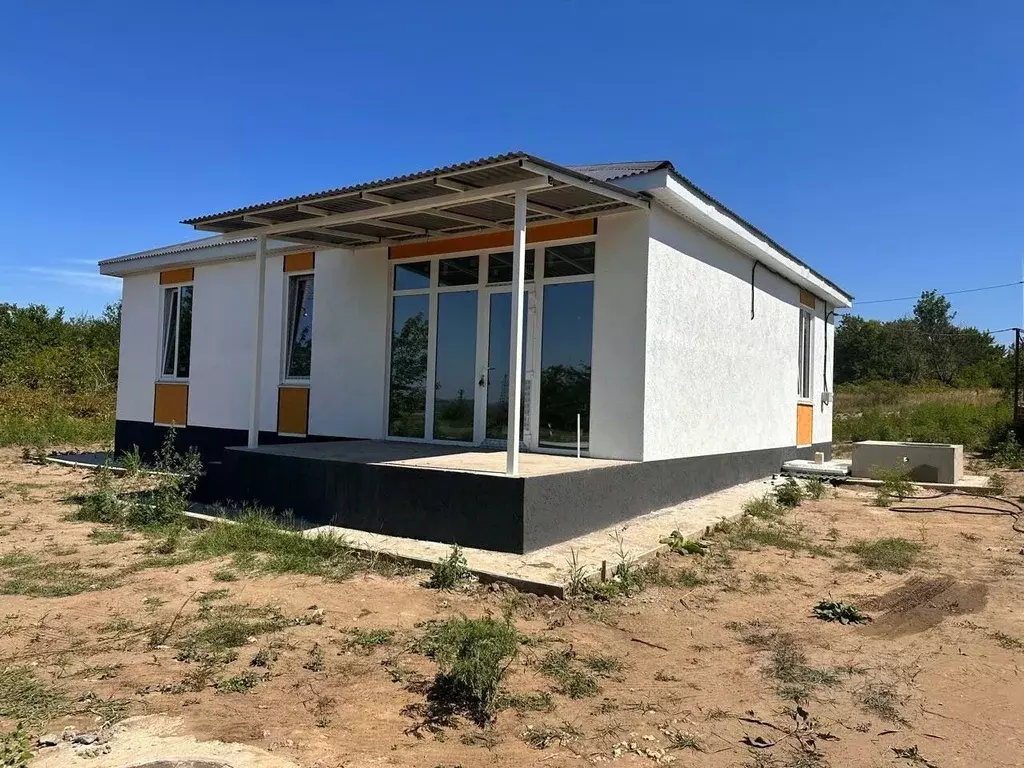 Дом в Краснодарский край, Темрюк ул. Декабристов (100 м) - Фото 1