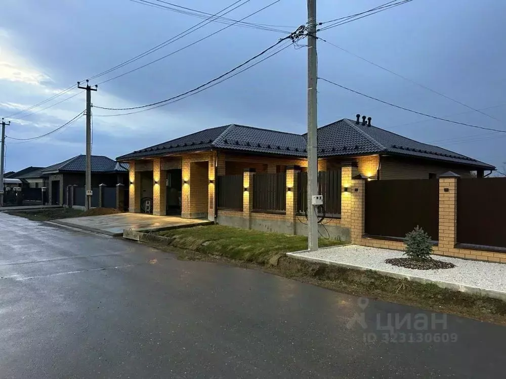 Дом в Оренбургская область, Оренбург ул. Маяковского, 1 (200 м) - Фото 2