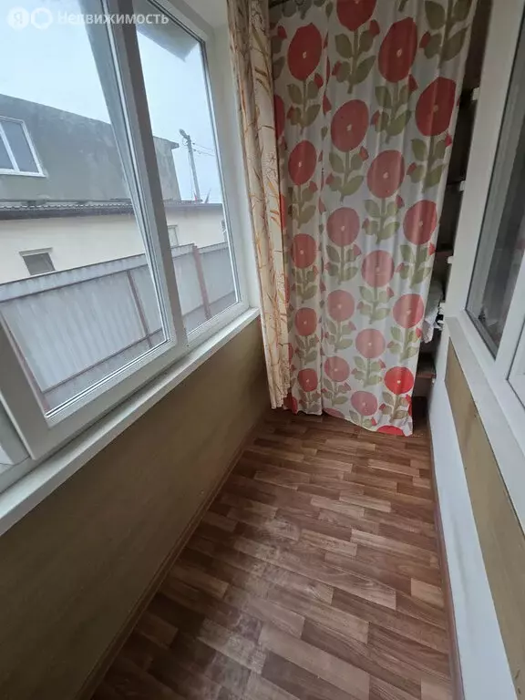 3-комнатная квартира: село Мысхако, улица Ленина, 79 (70 м) - Фото 1