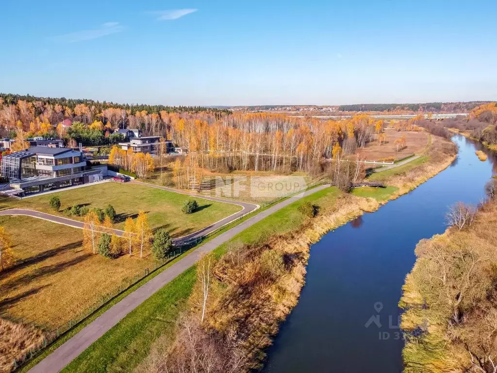 Участок в Московская область, Одинцовский городской округ, д. ... - Фото 1