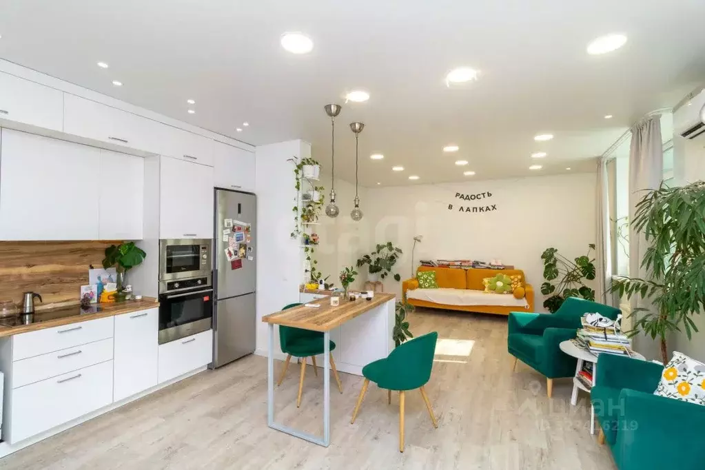 2-к кв. Тюменская область, Тюмень ул. Газовиков, 79 (59.0 м) - Фото 1