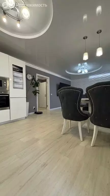 3-комнатная квартира: Тольятти, улица 70 лет Октября, 33А (93 м) - Фото 1