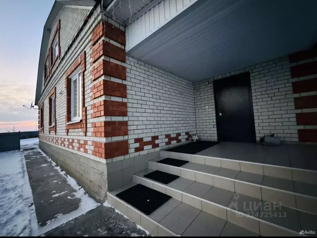 Дом в Саратовская область, Татищевский район, Октябрьское ... - Фото 1