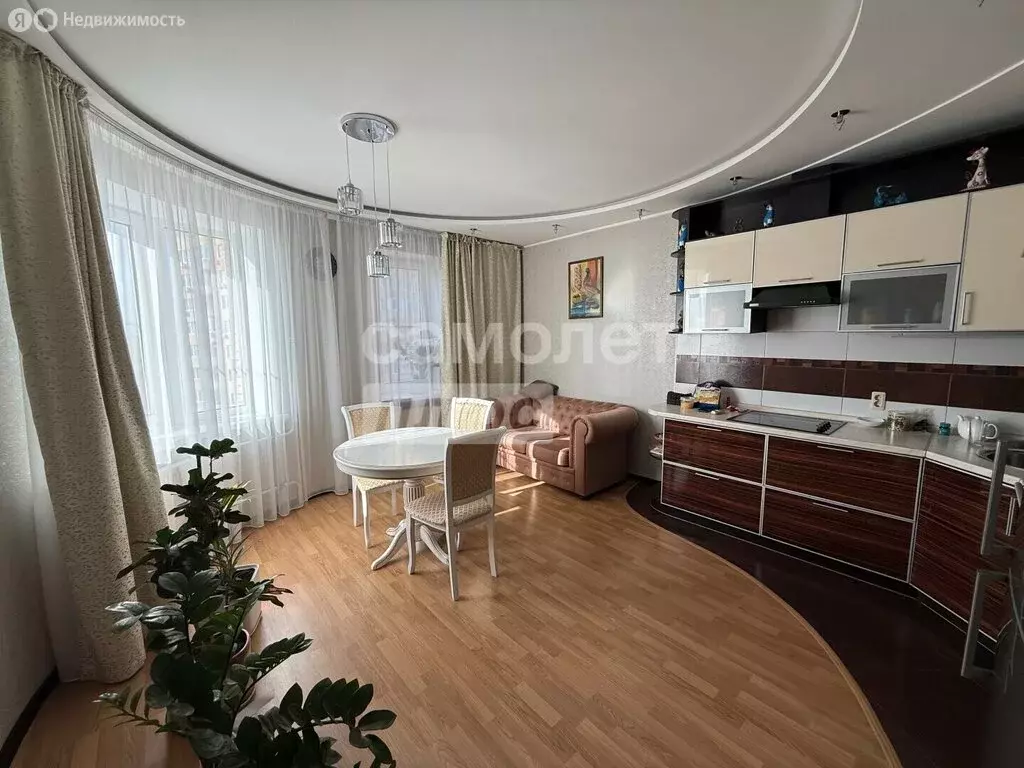 2-комнатная квартира: Астрахань, улица Кирова, 84 (67 м) - Фото 1