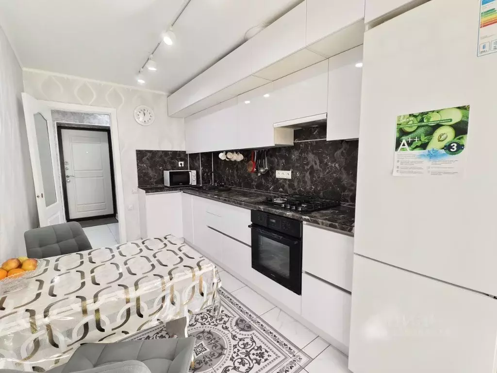 3-к кв. Саратовская область, Саратов ул. Имени Б.Н. Еремина, 3 (84.3 ... - Фото 2