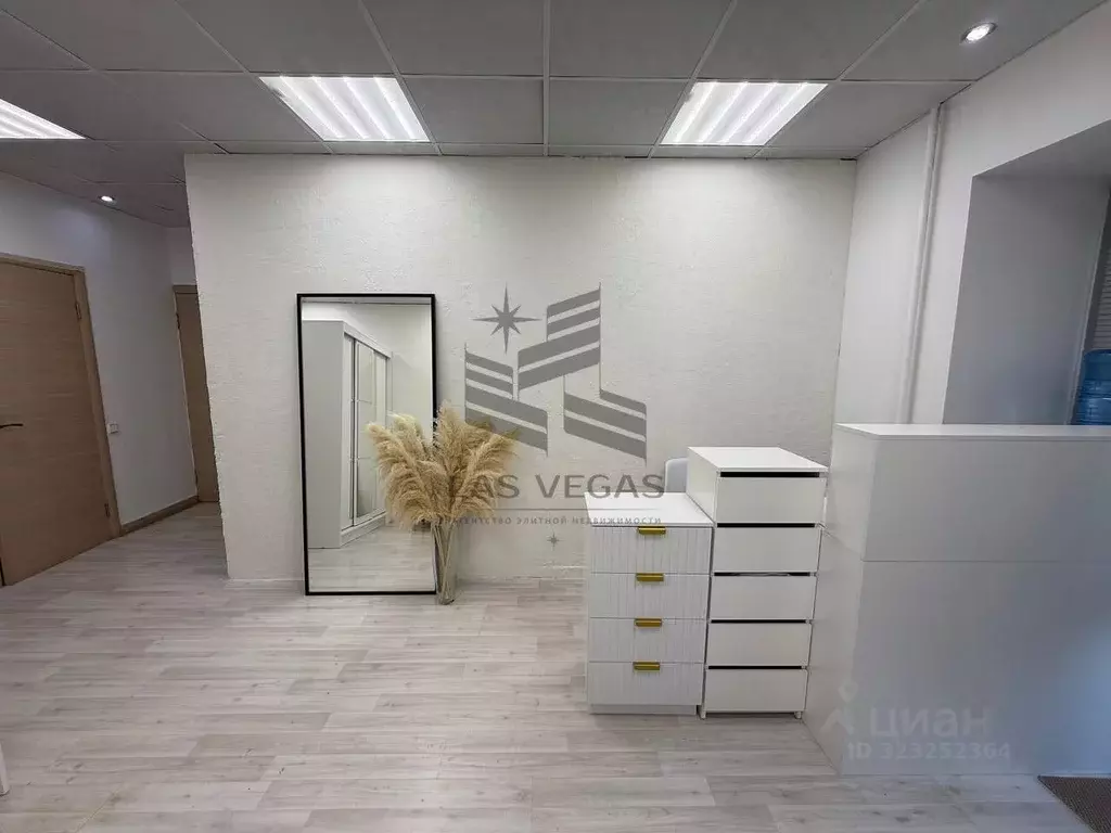 Помещение свободного назначения в Татарстан, Казань ул. Юлиуса Фучика, ... - Фото 1