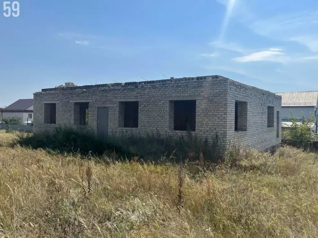 Дом в Саратовская область, Соколовый рп ул. Луговая, 11 (330 м) - Фото 1
