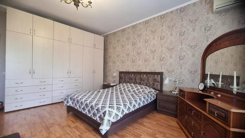 Продаётся 1-к квартира, 50.4 м - Фото 1