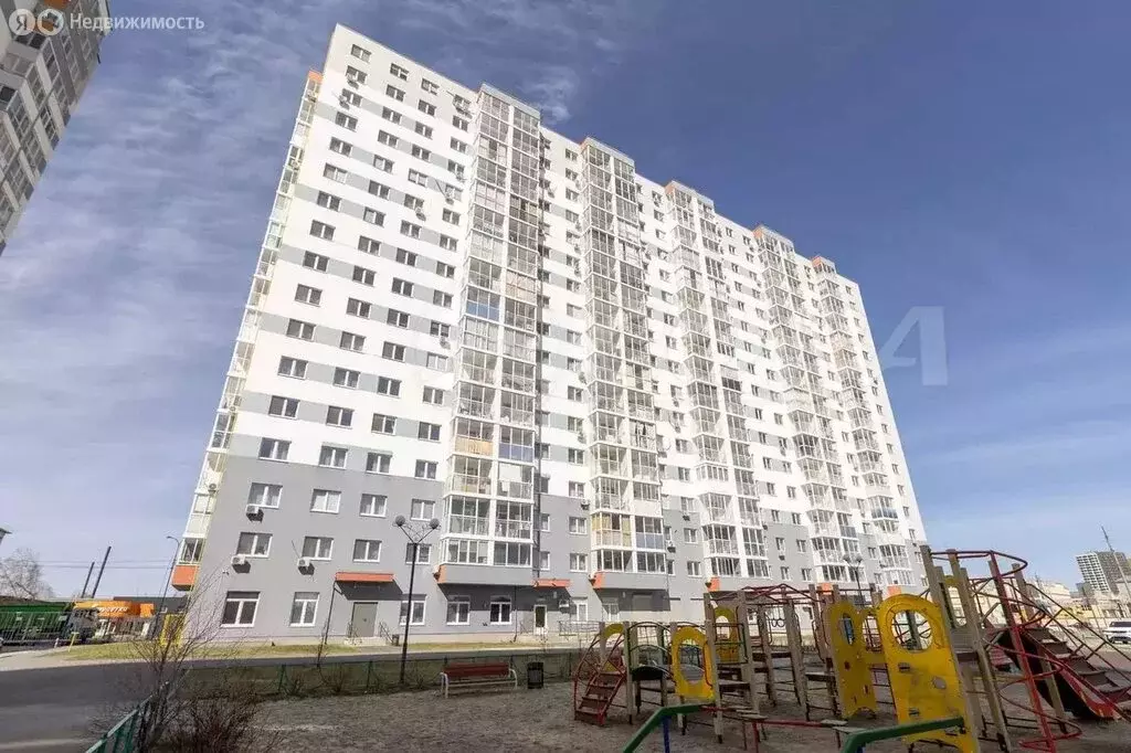 2-комнатная квартира: Тюмень, улица Бакинских Комиссаров, 1 (57 м) - Фото 1