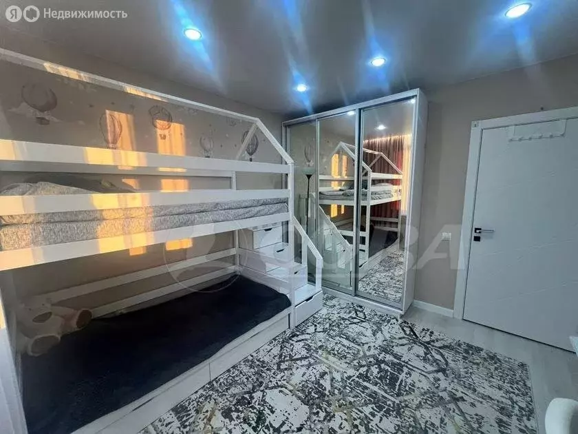 2-комнатная квартира: Тобольск, улица Семёна Ремезова, 110к2 (39 м) - Фото 1