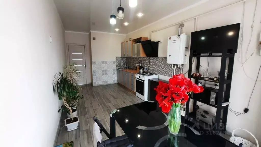 3-к кв. Краснодарский край, Абинск ул. Парижской Коммуны, 18А (97.0 м) - Фото 1