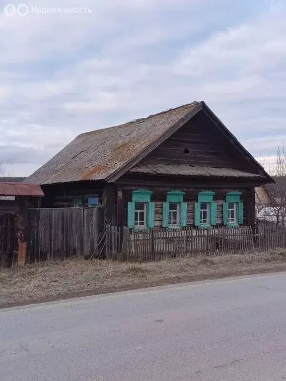 Дом в Свердловская область, Режевской муниципальный округ, село ... - Фото 1