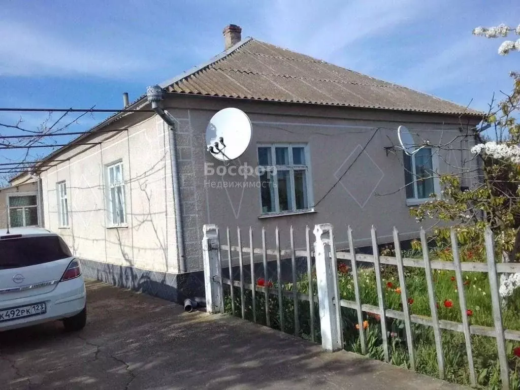 Дом в Крым, Ленинский район, с. Калиновка ул. Шоссейная (114 м) - Фото 1