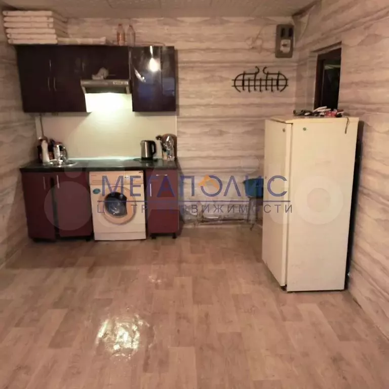 Комната 16,9 м в 8-к., 3/9 эт. - Фото 1