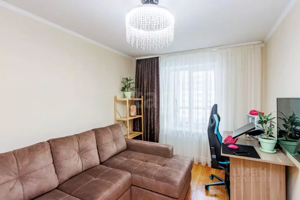 3-к кв. Тюменская область, Тюмень ул. Вьюжная, 10 (90.0 м) - Фото 1