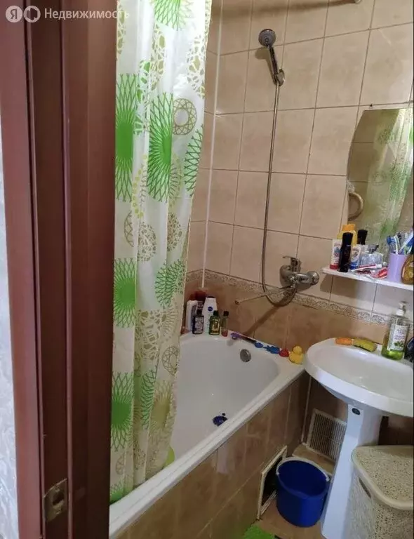 3-комнатная квартира: Энгельс, Полтавская улица, 1 (57.7 м) - Фото 0