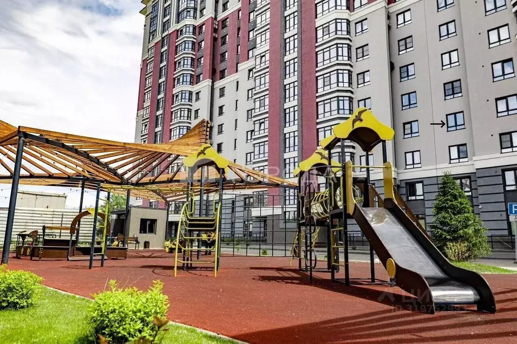 3-к кв. Алтайский край, Барнаул ул. Профинтерна, 28А (78.4 м) - Фото 0