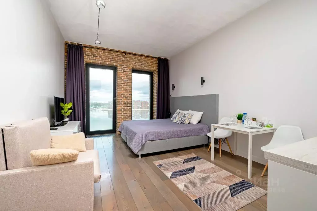 Студия Санкт-Петербург наб. Макарова, 60 (33.0 м) - Фото 1