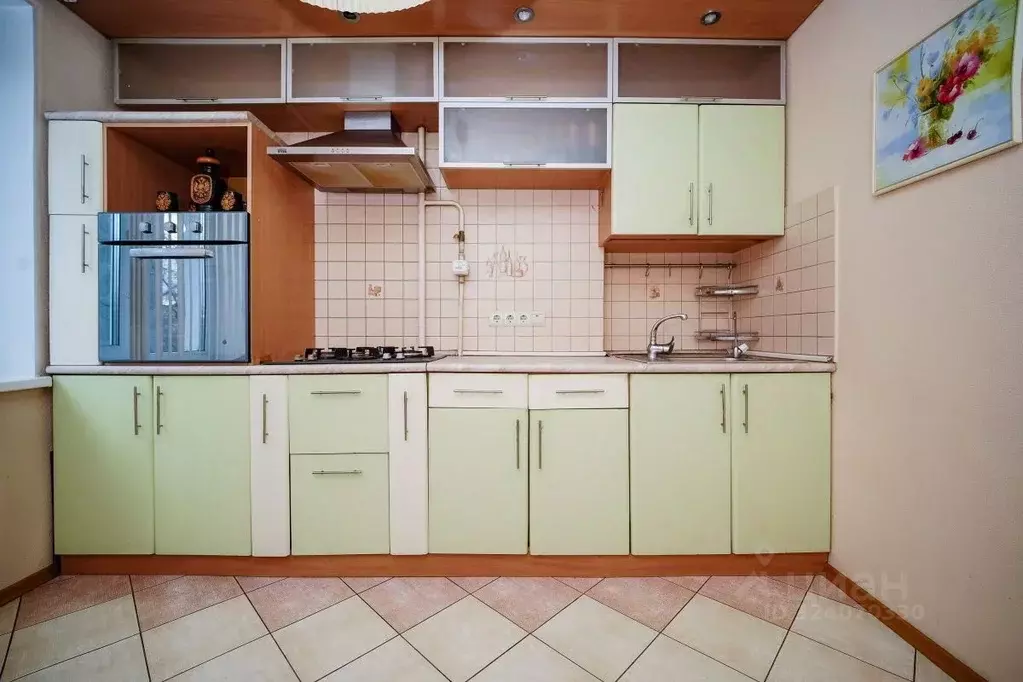 3-к кв. Омская область, Омск ул. Труда, 10 (49.8 м) - Фото 1