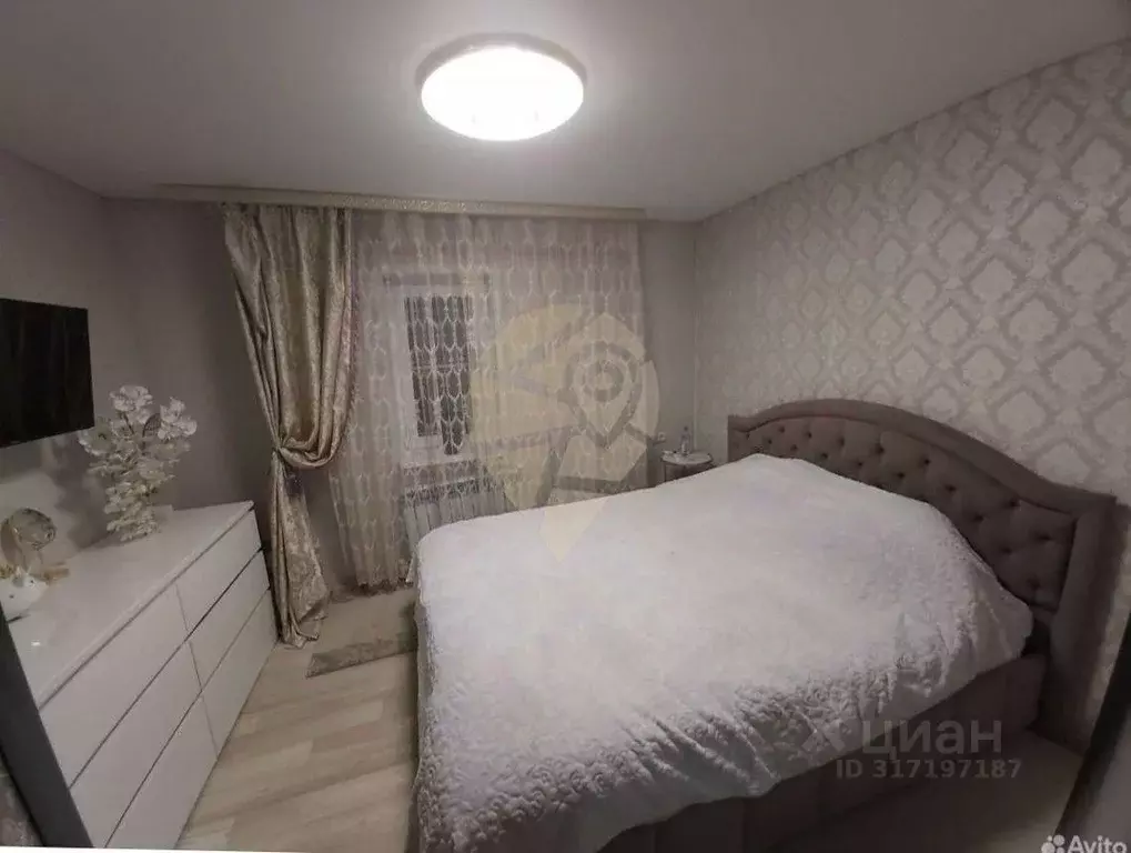 Дом в Белгородская область, Старый Оскол ул. Гагарина (50 м) - Фото 1