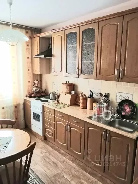 3-к кв. Омская область, Омск просп. Космический, 14Бк4 (67.0 м) - Фото 0