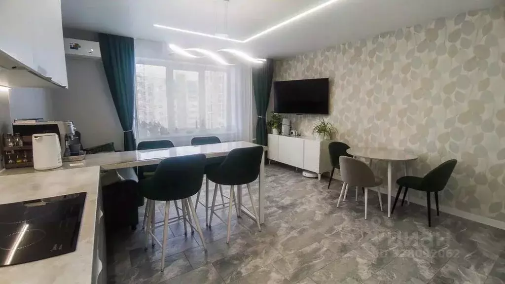 3-к кв. Омская область, Омск ул. Долгирева, 2 (91.8 м) - Фото 1