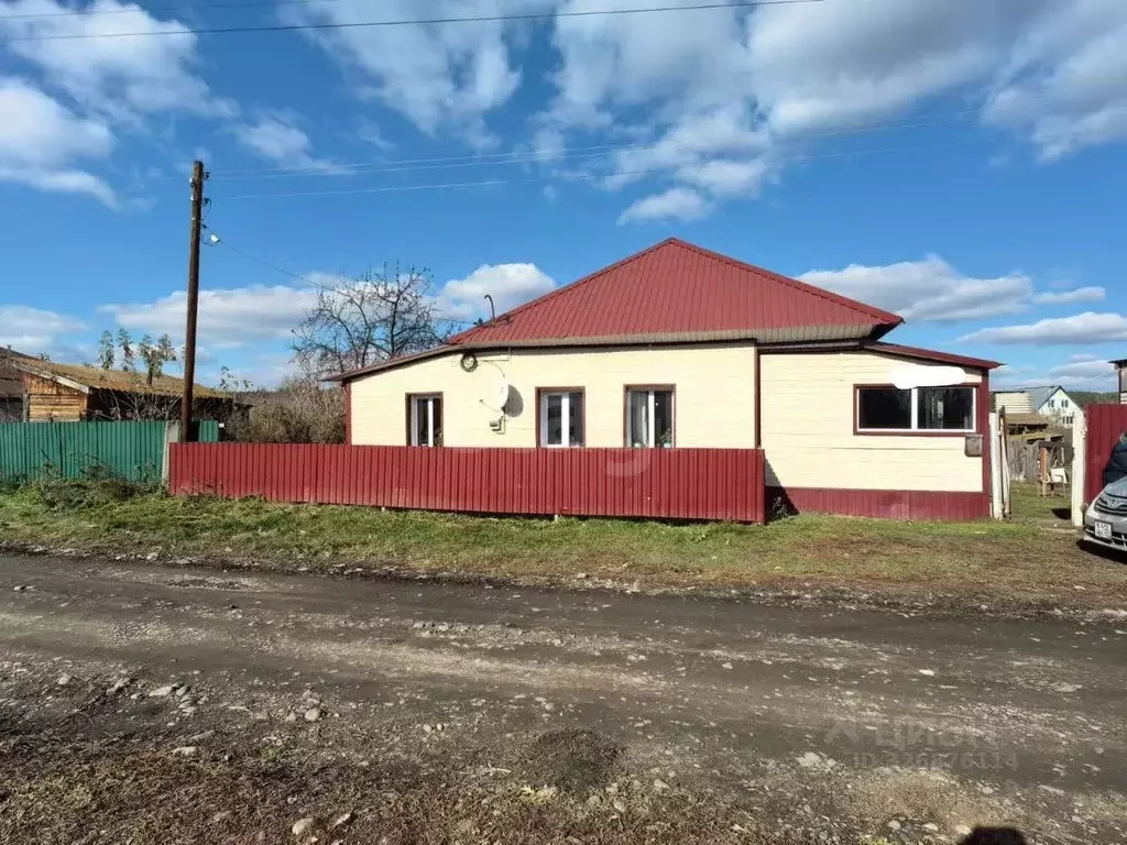 Дом в Алтайский край, Бийский район, с. Енисейское ул. Братьев ... - Фото 1