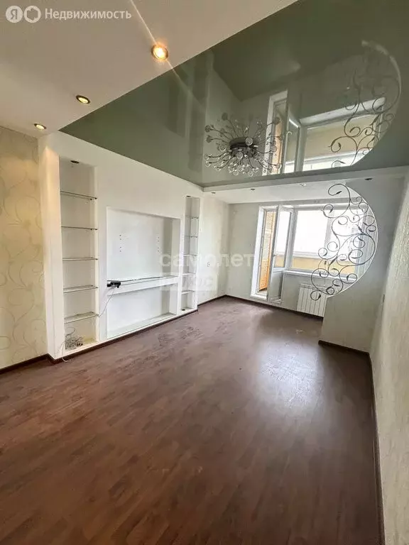 3-комнатная квартира: Каменск-Уральский, улица Белинского, 6А (76 м) - Фото 0