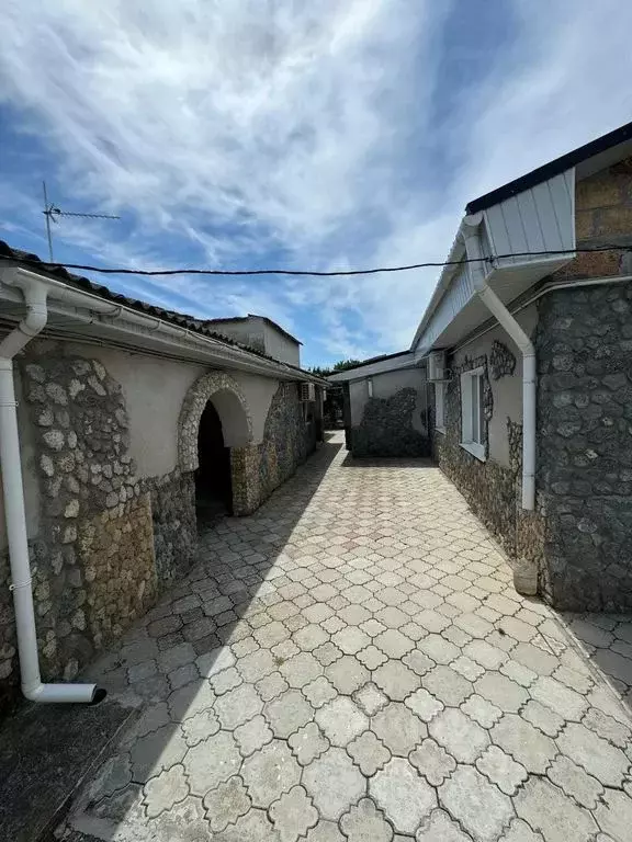 Дом в Крым, Сакский район, с. Штормовое ул. Прибрежная, 22 (40 м) - Фото 1