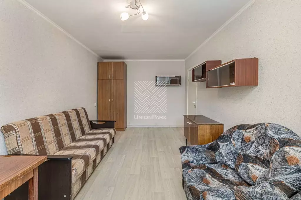 1-к кв. Челябинская область, Челябинск ул. Дзержинского, 18 (29.9 м) - Фото 0