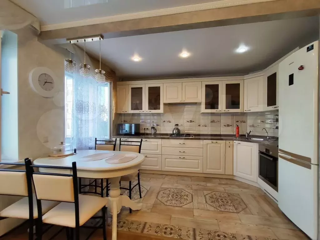 3-к. квартира, 100 м, 4/10 эт. - Фото 0