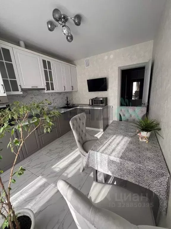 2-к кв. Татарстан, Казань ул. Родины, 26Е (56.8 м) - Фото 2