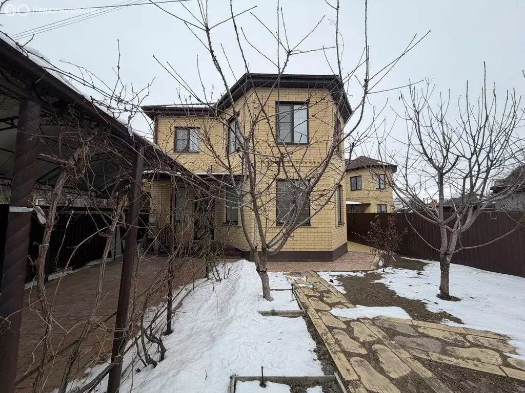 Дом в Астрахань, улица Безжонова, 178 (152 м) - Фото 2