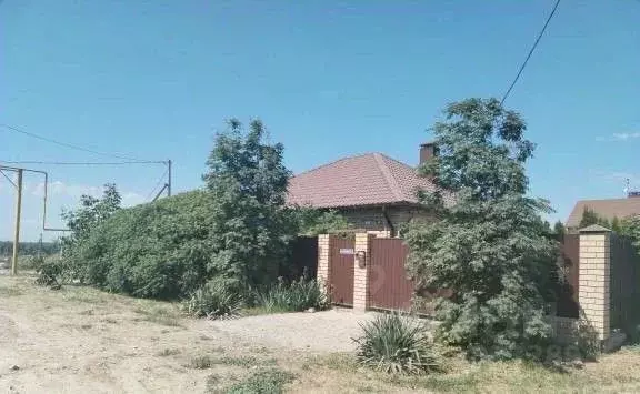 Дом в Волгоградская область, Средняя Ахтуба рп ул. Юбилейная, 16 (100 ... - Фото 0