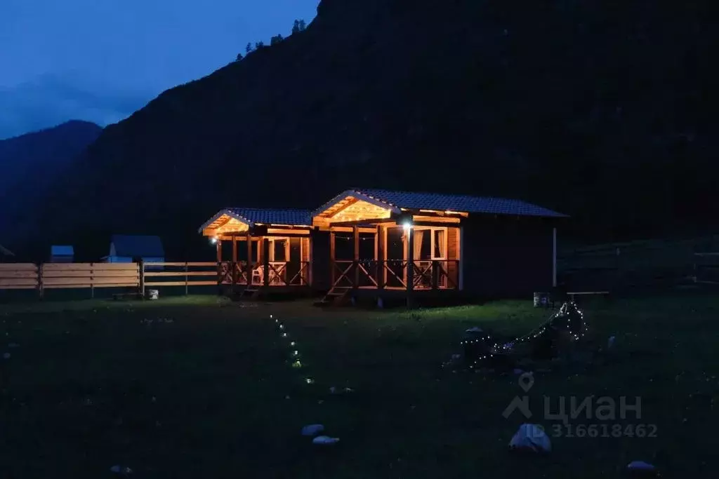 Дом в Алтай, Чемальский район, с. Аюла ул. Горная, 14 (25 м) - Фото 0