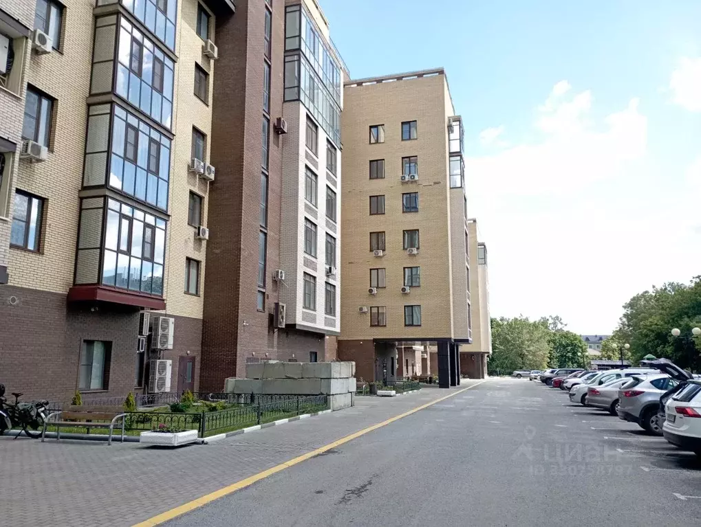 2-к кв. Белгородская область, Белгород Свято-Троицкий бул., 7 (81.4 м) - Фото 1