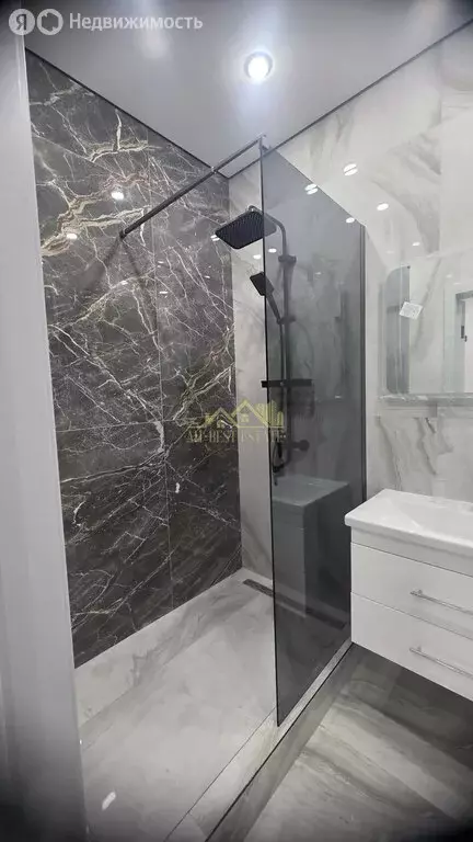 2-комнатная квартира: Владикавказ, улица Билара Кабалоева, 18 (70 м) - Фото 1