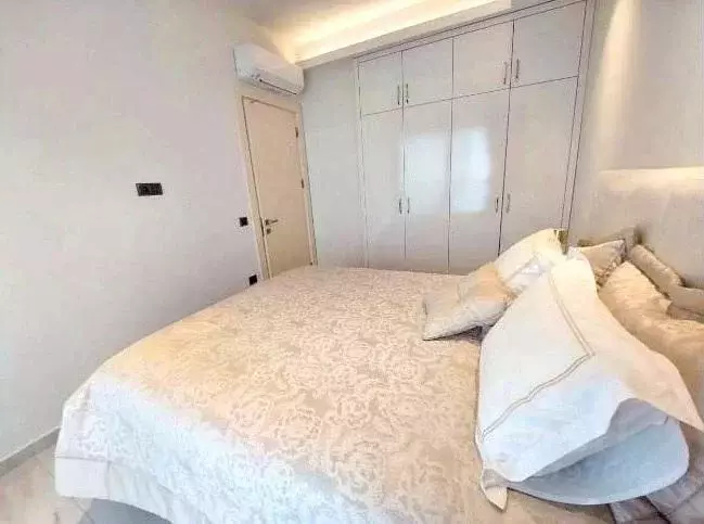 Квартира, 2 комнаты, 56 м - Фото 0