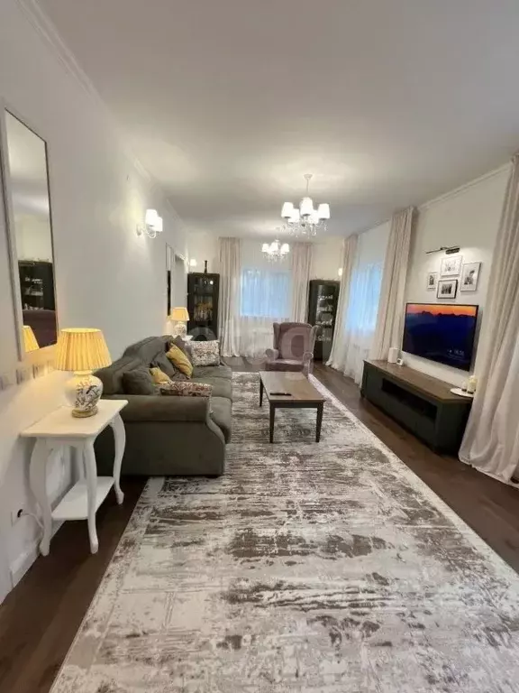 Дом в Красноярский край, Емельяновский муниципальный округ, пос. ... - Фото 1